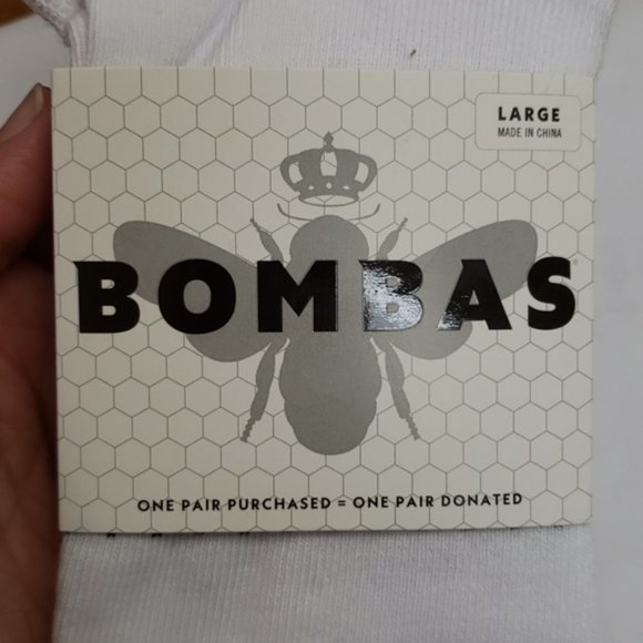 NEW! 2 Pack White Bombas Women's Ankle Socks-Large - Picture 3 of 5